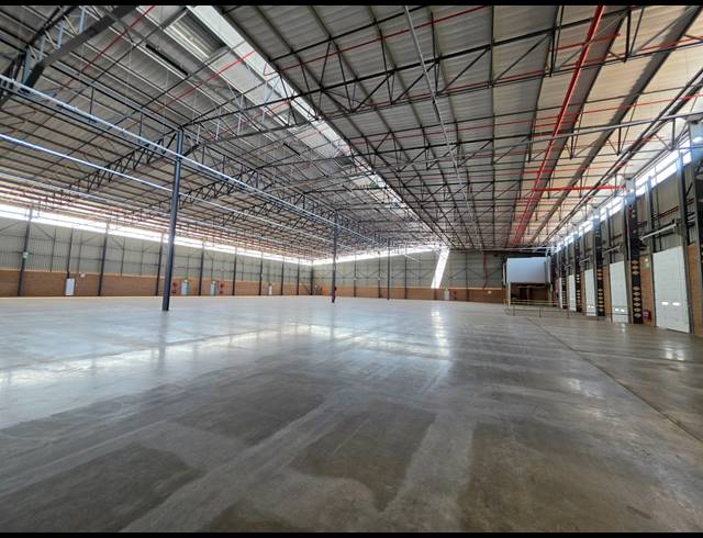 8,315M² WAREHOUSE TO LET IN AIRPORT PARK